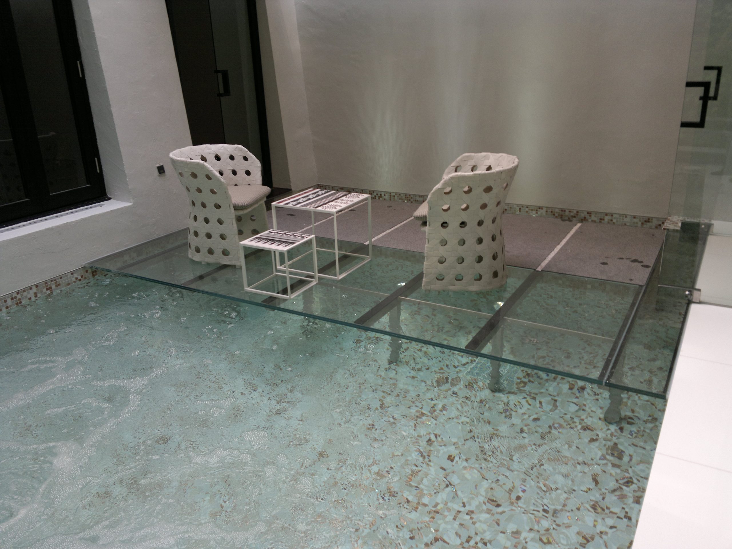 Jacuzzi jets pool at Emerald Hill